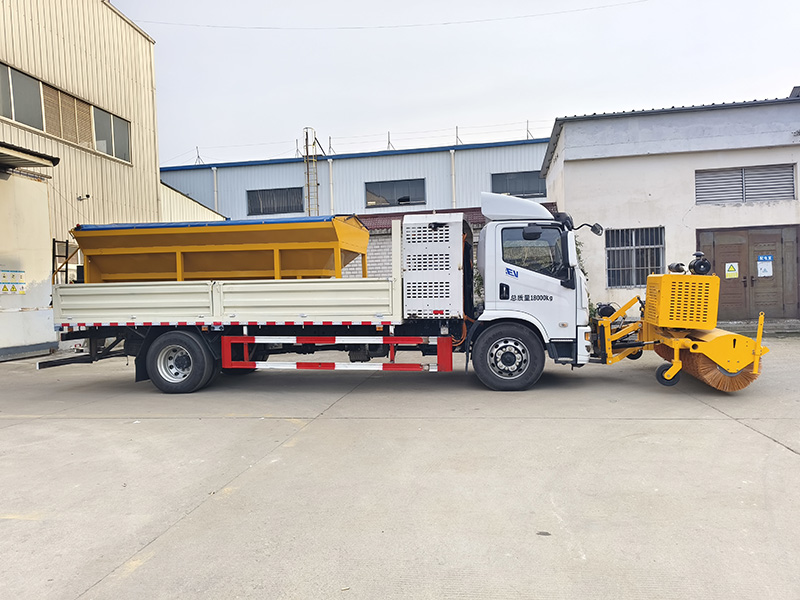 上汽除雪车
