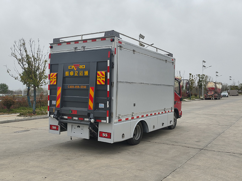 装备车