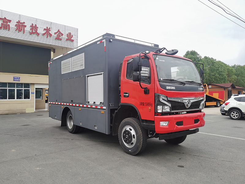 大流量排水抢险车