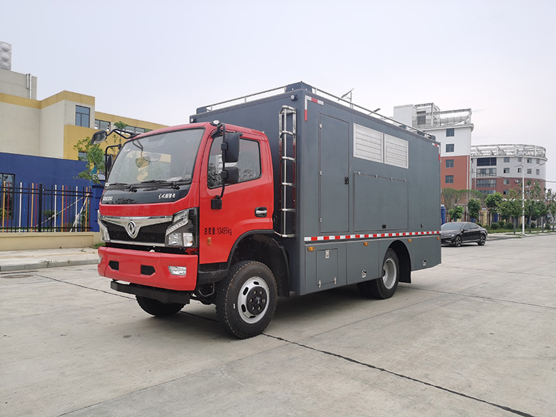 大流量排水抢险车