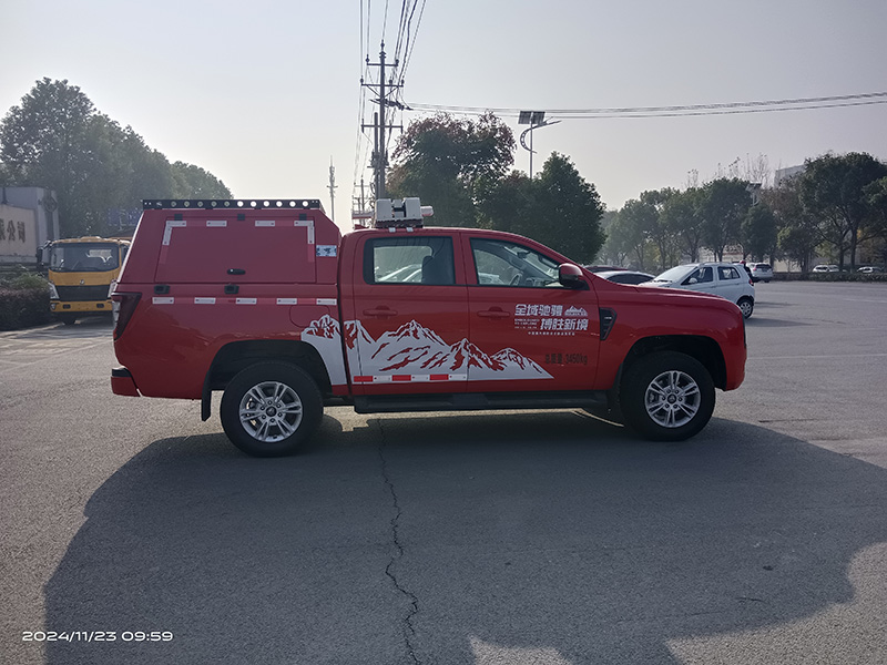 重汽皮卡指挥车